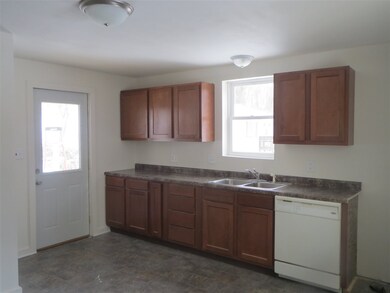 105 East St, Potosi, WI 53820 - photo 3