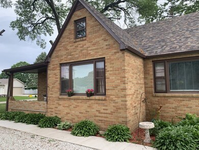 306 Maple St, Oglesby, IL 61348 - photo 3