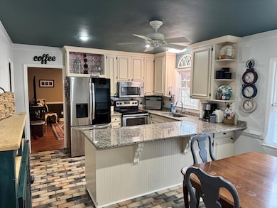 4426 Woodcrest Dr, Albany, GA 31721 - photo 7