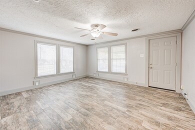 1402 Knight St, Houston, TX 77022 - photo 7