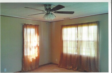 8002 Hwy 14 E Sparta  Livingroom #1 7-28