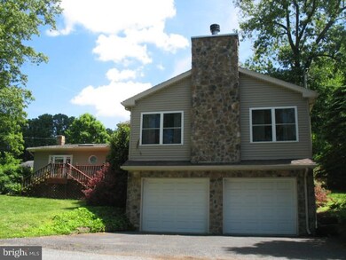 460 Stoneridge Rd, Emmaus, PA 18049 - photo 2