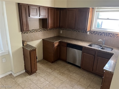 3286 Yorkshire Rd, Cleveland Heights, OH 44118 - photo 4