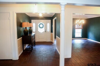 3921 3921 Cloverdale, Tyler, TX 75701 - photo 2