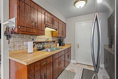 7250 W 84th St unit C, Bridgeview, IL 60455 - photo 3