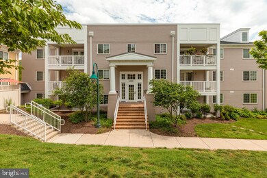 4121 S Four Mile Run Dr unit 101, Arlington, VA 22204 - photo 2