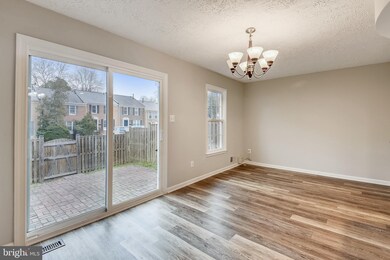 11935 Travistock Ct, Reston, VA 20191 - photo 7