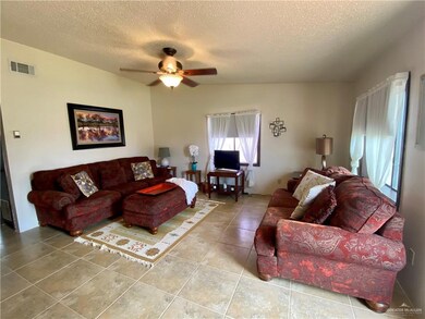 414 Northcutt Dr, Alamo, TX 78516 - photo 2