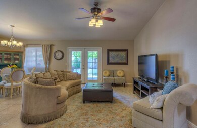 Livin Room/Dining Room
