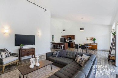 600Seventh_24-