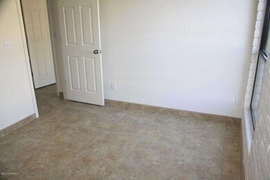 F - 6743 E Myrtle 1018