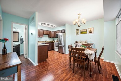 22 Fitzwatertown Rd unit F-4, Willow Grove, PA 19090 - photo 4