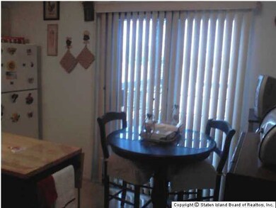 275 Skyline Dr, Staten Island, NY 10304 - photo 3