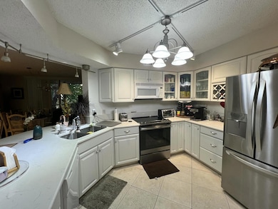 100 Scotia Dr unit 203, Hypoluxo, FL 33462 - photo 5