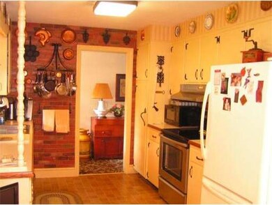 183 N Elm St, West Bridgewater, MA 02379 - photo 4