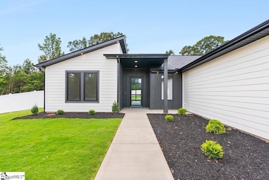 2027 Blessed Dr, Inman, SC 29349 - photo 4