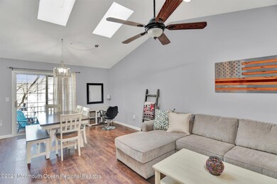 04-Living & Dining Room