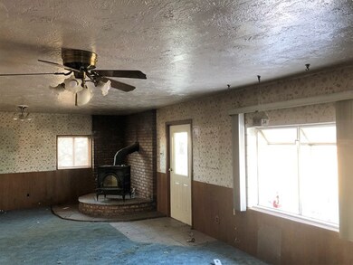 281 W 400 N, Blackfoot, ID 83221 - photo 2