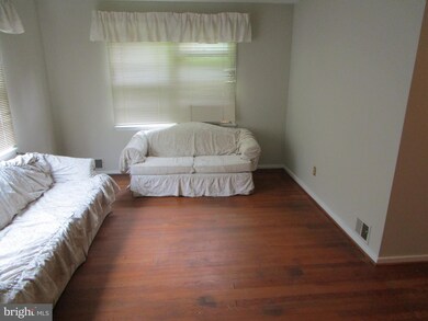 12232 Valleywood Dr, Silver Spring, MD 20902 - photo 3