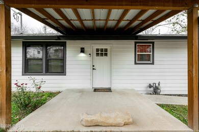 605 E Oak St, Ozark, MO 65721 - photo 7