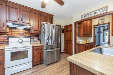 17 Warren St, West Springfield, MA 01089 - photo 7