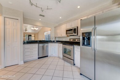 120_Limewood_Pl_Unit_6_3587_HDR