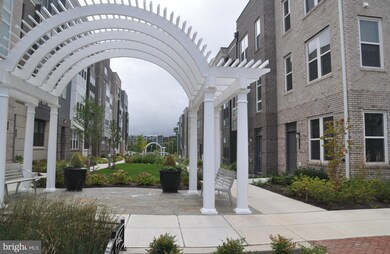 13338 Sherwood Park Ln, Herndon, VA 20171 - photo 3