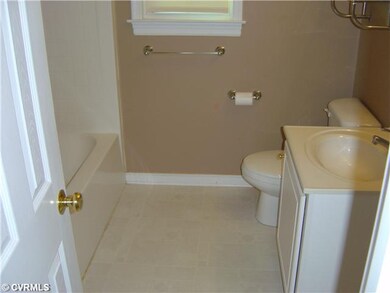 Master Bath - Tub and Shower!!