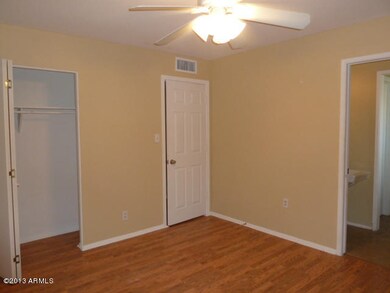 MASTER BEDROOM-pic2