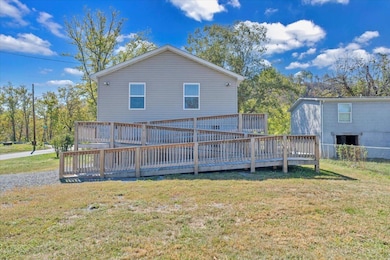 127 Calhoun St, Alderson, WV 24910 - photo 6