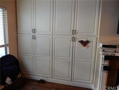 Lovely storage in the living 