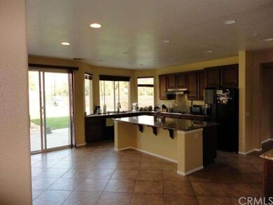 Large Kitchen W/ Granite