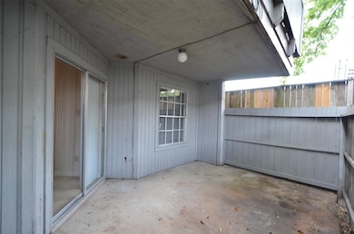 9700 Leawood Blvd unit 1113, Houston, TX 77099 - photo 5