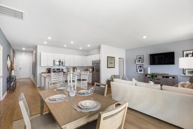 Eat-In Area into Kitchen