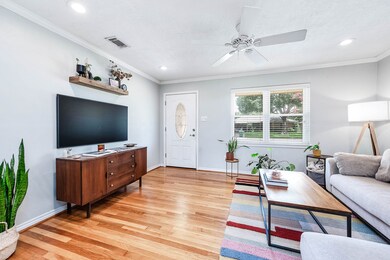 871 Sara Rose St, Houston, TX 77018 - photo 6