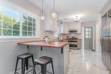 1028 Clover St, Kalamazoo, MI 49008 - photo 7