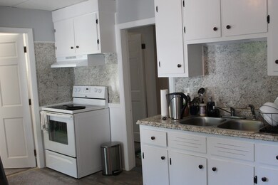 29 Locust St unit 4, Danvers, MA 01923 - photo 2