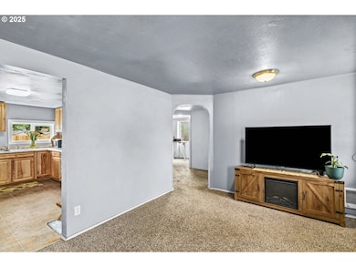 2360 F St, Springfield, OR 97477 - photo 7