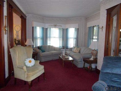 8 Warren Ave, Troy, NY 12180 - photo 3