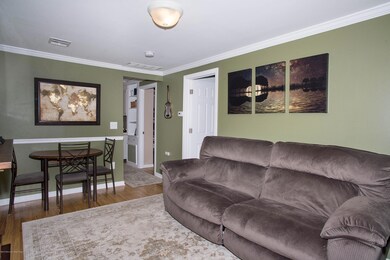 _RMJ2002.jpg living room