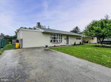 1416 Dartmouth Rd, York, PA 17404 - photo 2