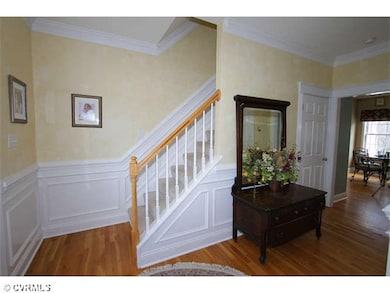 Foyer - Beautiful Entry Way with Beautiful Crown M