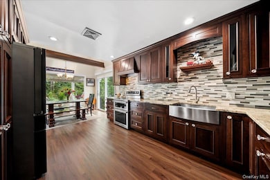 27 Bieselin Rd, Bellport, NY 11713 - photo 3