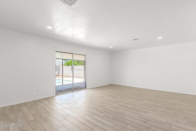 8248 W Piccadilly Rd, Phoenix, AZ 85033 - photo 6