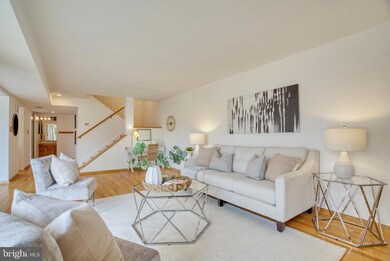 11456 Links Dr, Reston, VA 20190 - photo 6