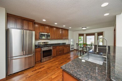 15919 Hawthorn Cir, Clive, IA 50325 - photo 5