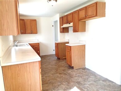 863 Lee Ave, North Tonawanda, NY 14120 - photo 5