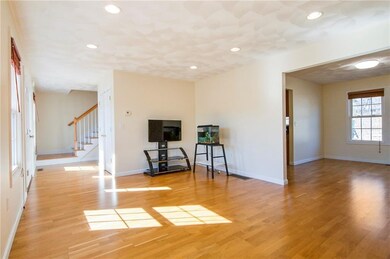 52 Hibiscus Ln, Coventry, RI 02816 - photo 2