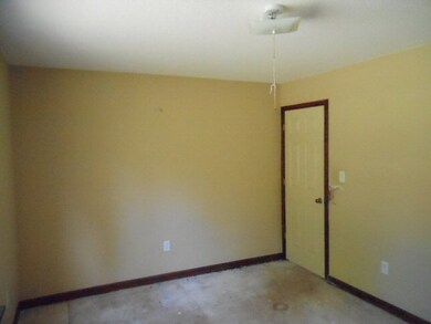 2850 Pearson Cir, Macon, GA 31216 - photo 2