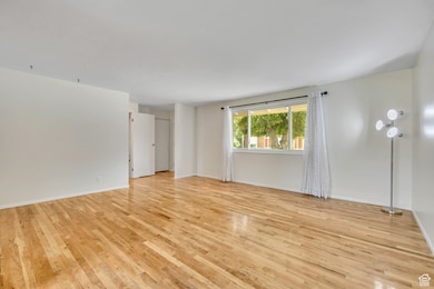 841 E Newbold Cir, Midvale, UT 84047 - photo 3